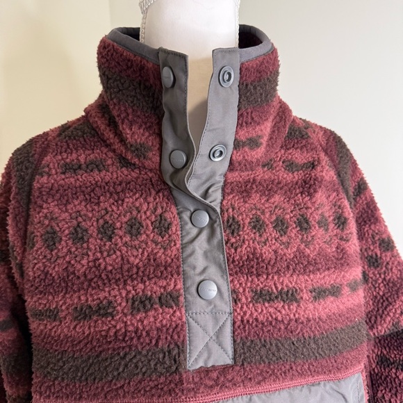 Carhartt Women’s Aztec Fleece Snap Pullover – Size L - Picture 4 of 6
